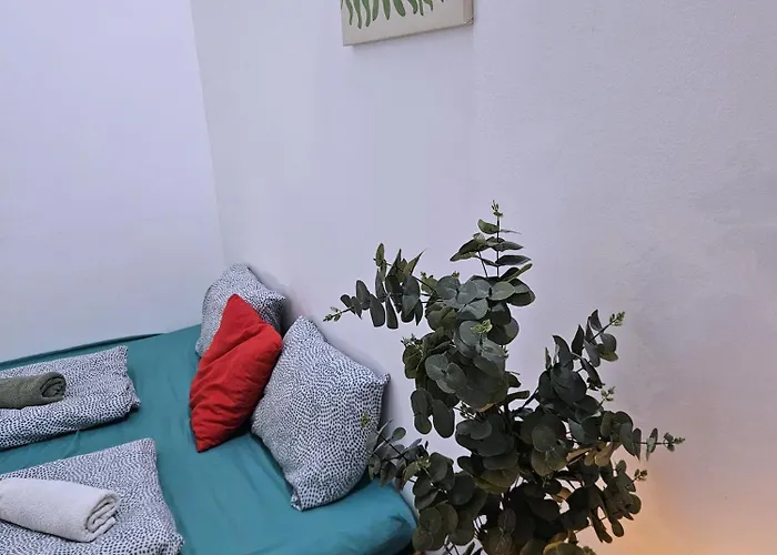 Central Stay Rooms Budapest Hostel *