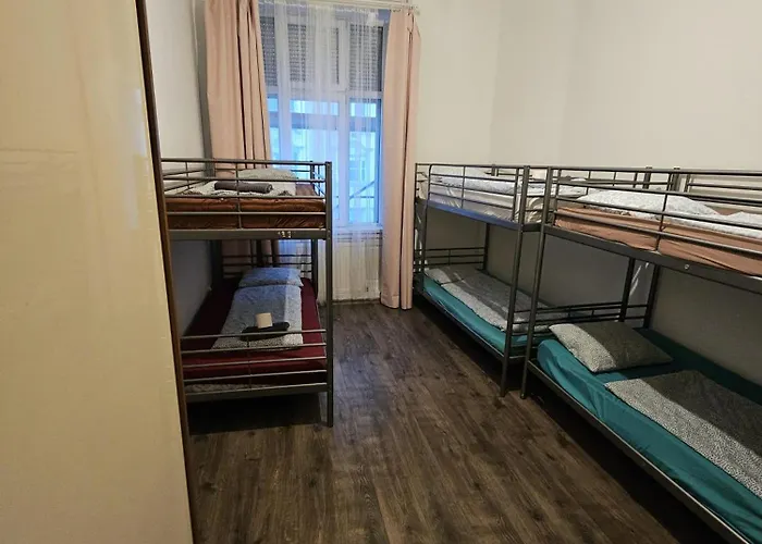 Central Stay Rooms Budapest Hostel