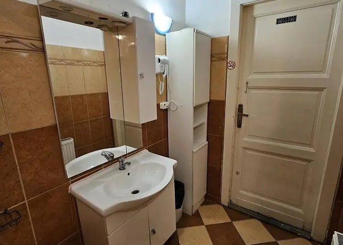 Central Stay Rooms Budapest Hostel