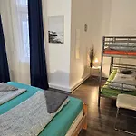 Central Stay Rooms Budapest Hostel *