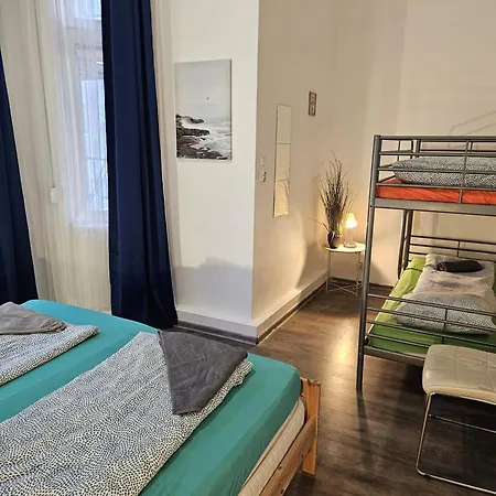 Central Stay Rooms Budapest بيت شباب *