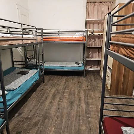 Central Stay Rooms Budapest بيت شباب